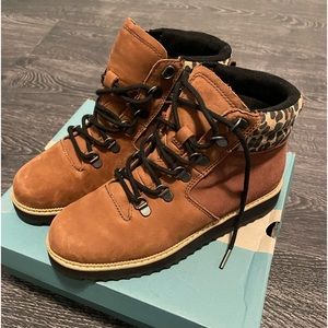 Toms Women Size 6.5 Mojave Waterproof Ember Oiled Nubuck Suede Leopard Mid Boots